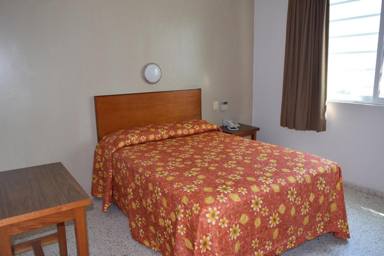 Hotel Delfines - A 2 Calles Del Acuario Veracruz Zewnętrze zdjęcie
