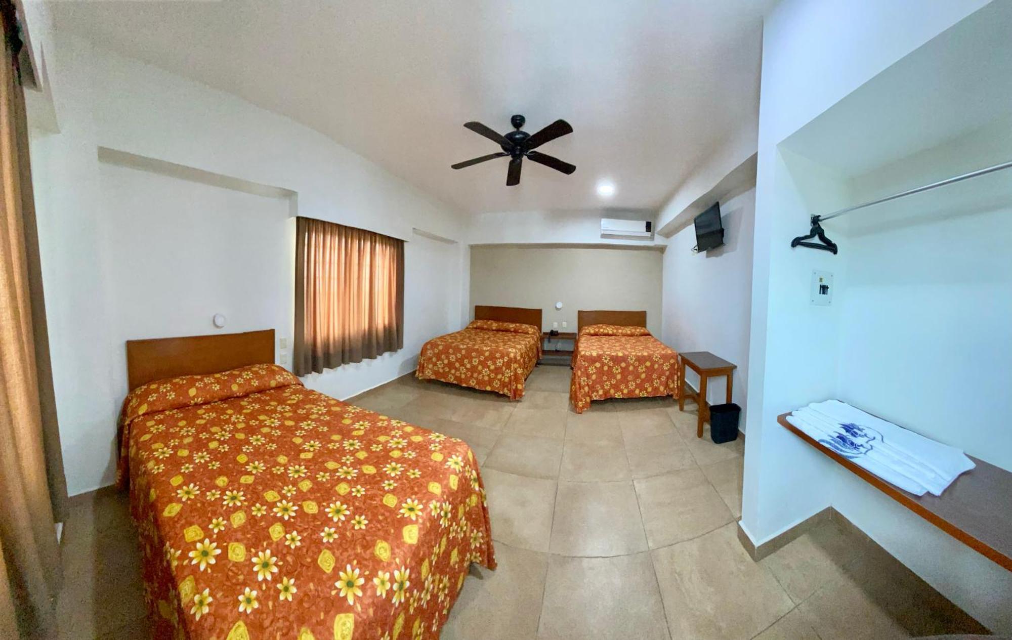 Hotel Delfines - A 2 Calles Del Acuario Veracruz Zewnętrze zdjęcie