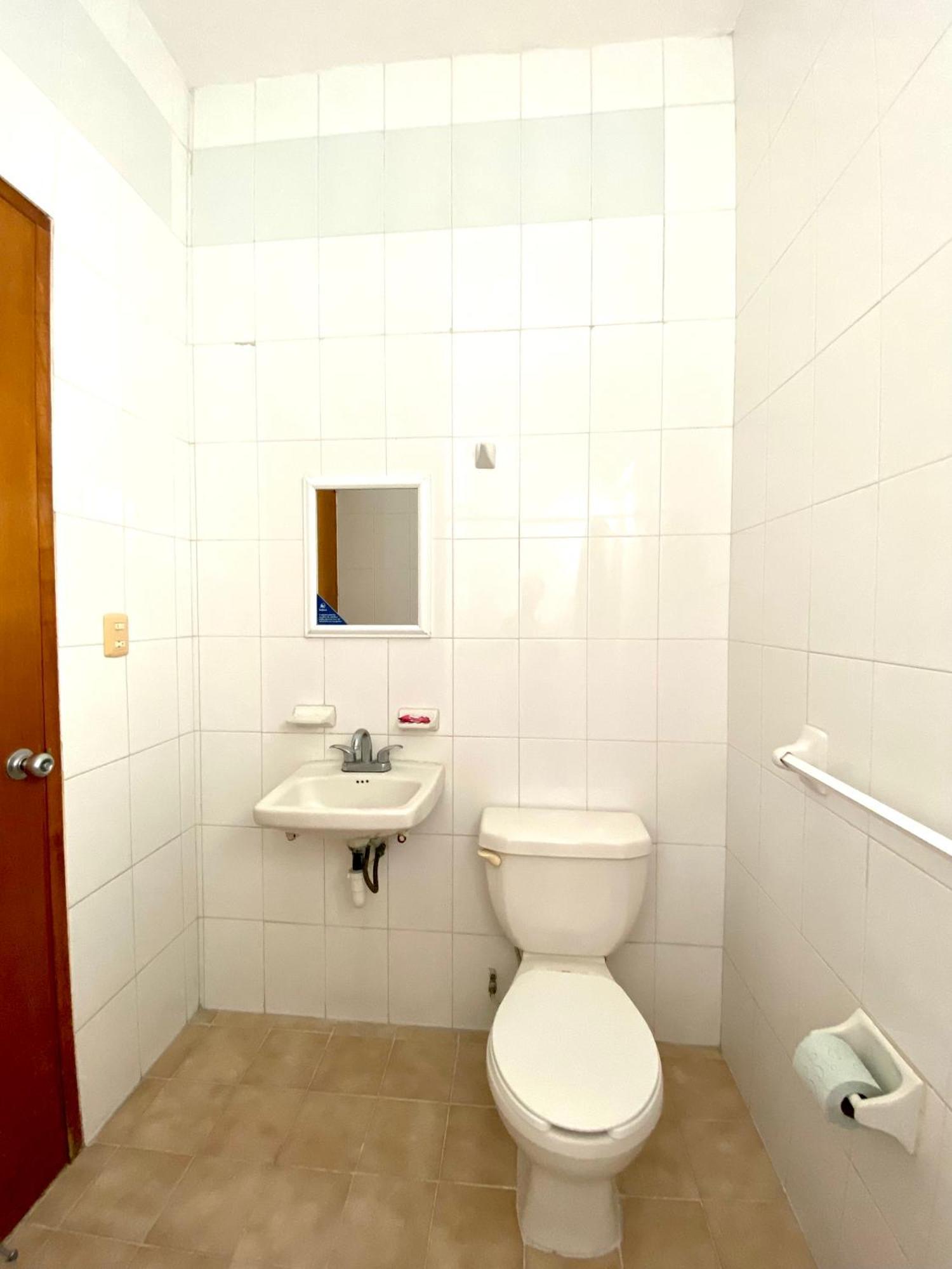 Hotel Delfines - A 2 Calles Del Acuario Veracruz Zewnętrze zdjęcie